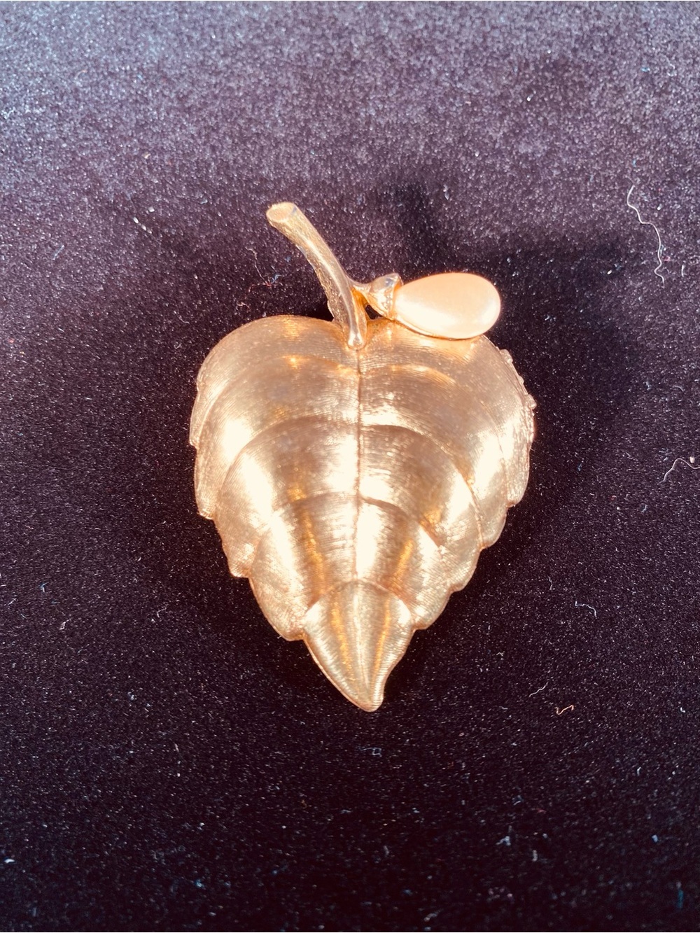 Vintage AVON Goldtone Faux Pearl On Leaf Creme Perfume Brooch Pin Broken Latch